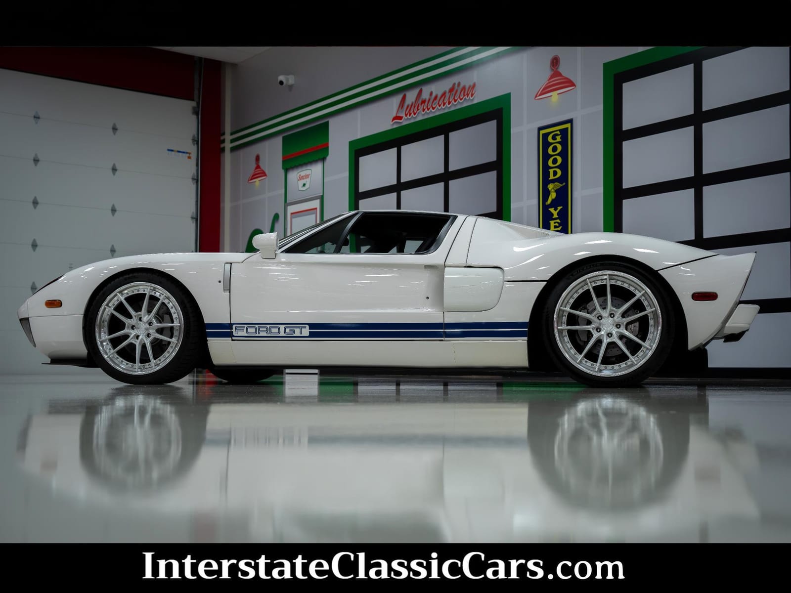 2005 Ford GT 2D Coupe