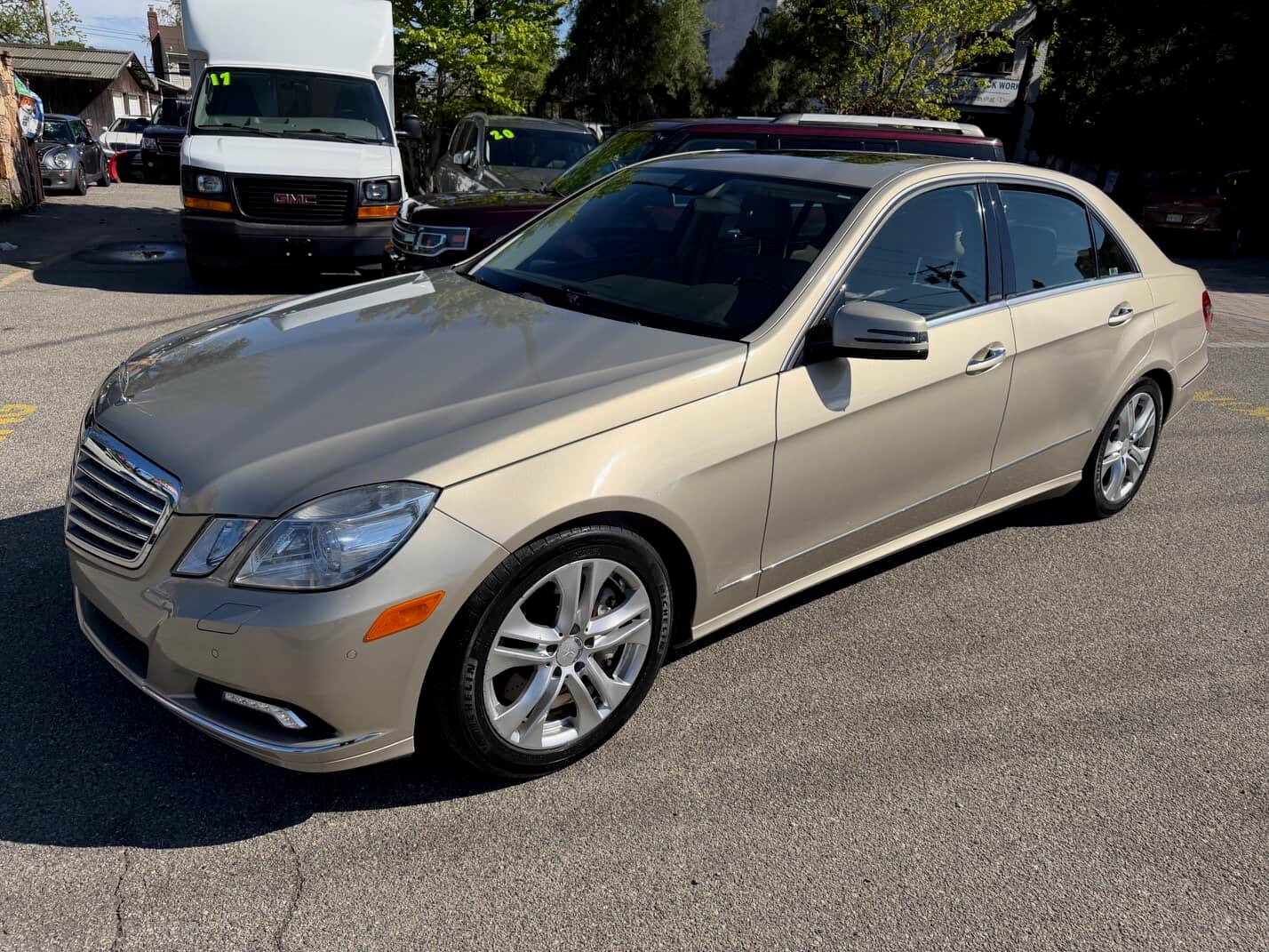 2010 Mercedes-Benz E-Class, photo 1