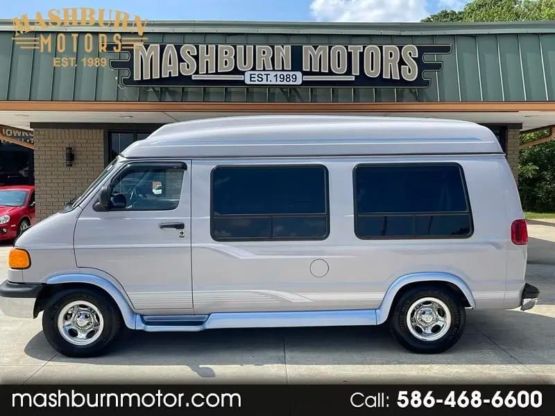 1999 Dodge Ram Van 1500, photo 1