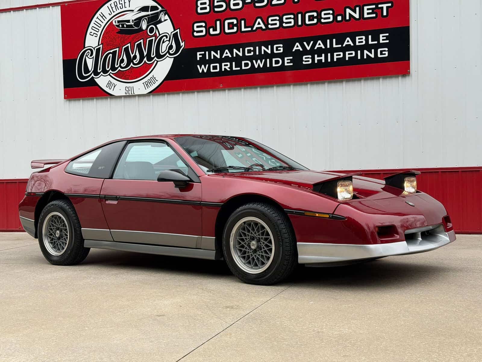 1987 Pontiac Fiero, photo 1