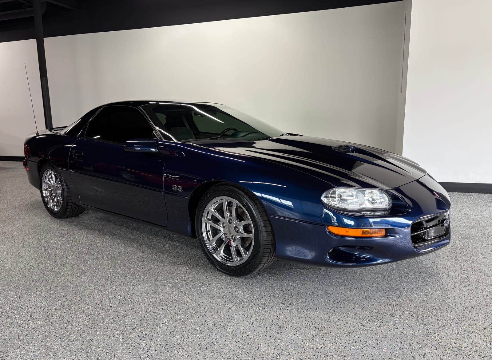 2002 Chevrolet Camaro, photo 1