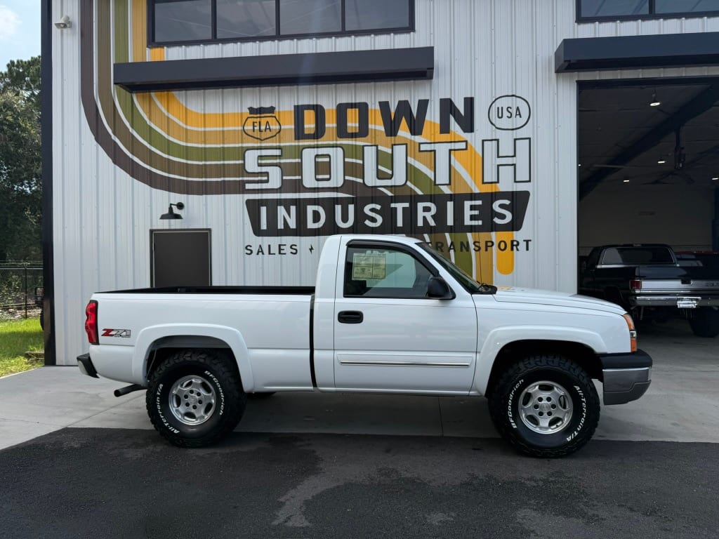 2004 Chevrolet Silverado, photo 1