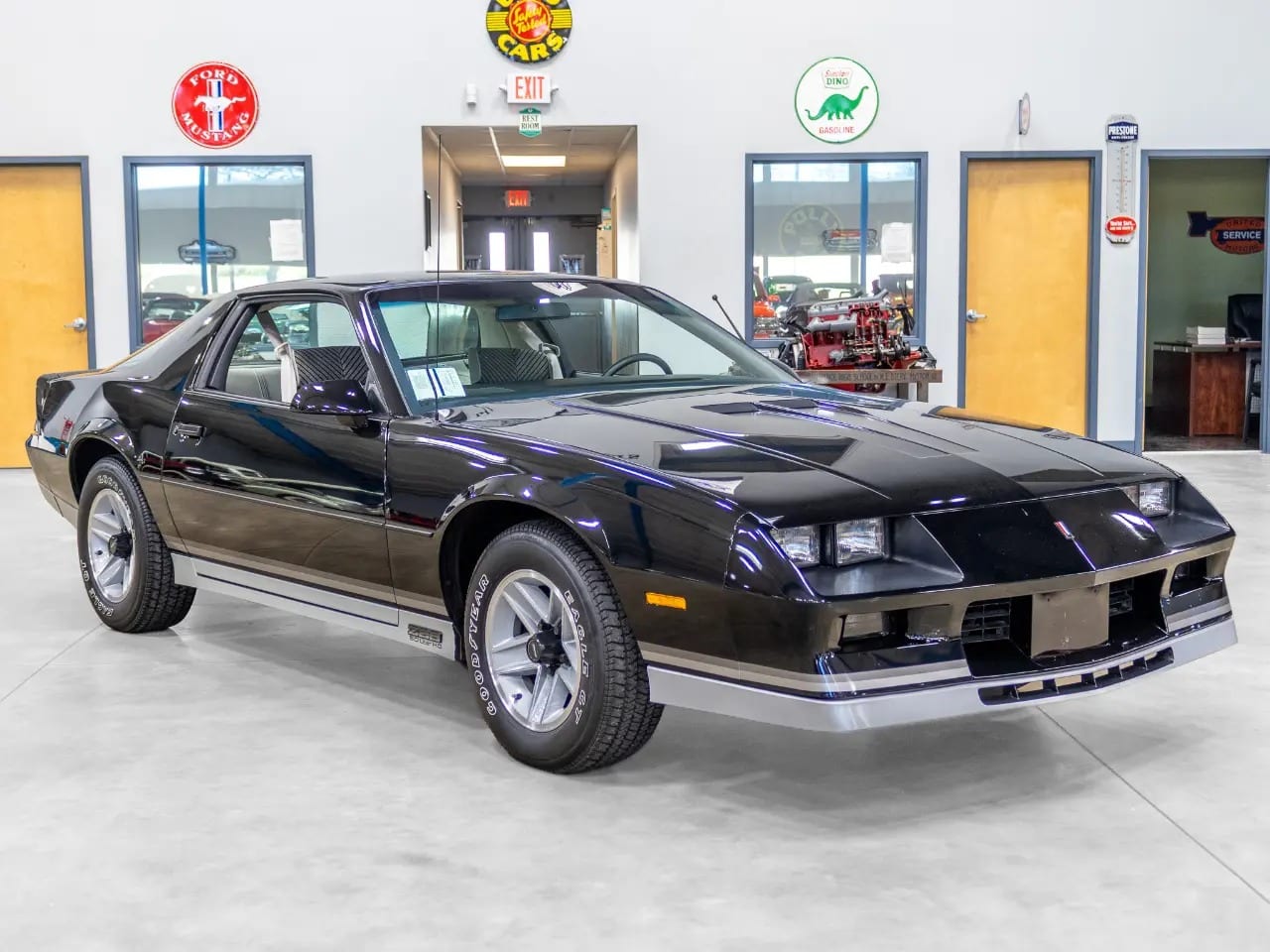 1984 Chevrolet Camaro, photo 1