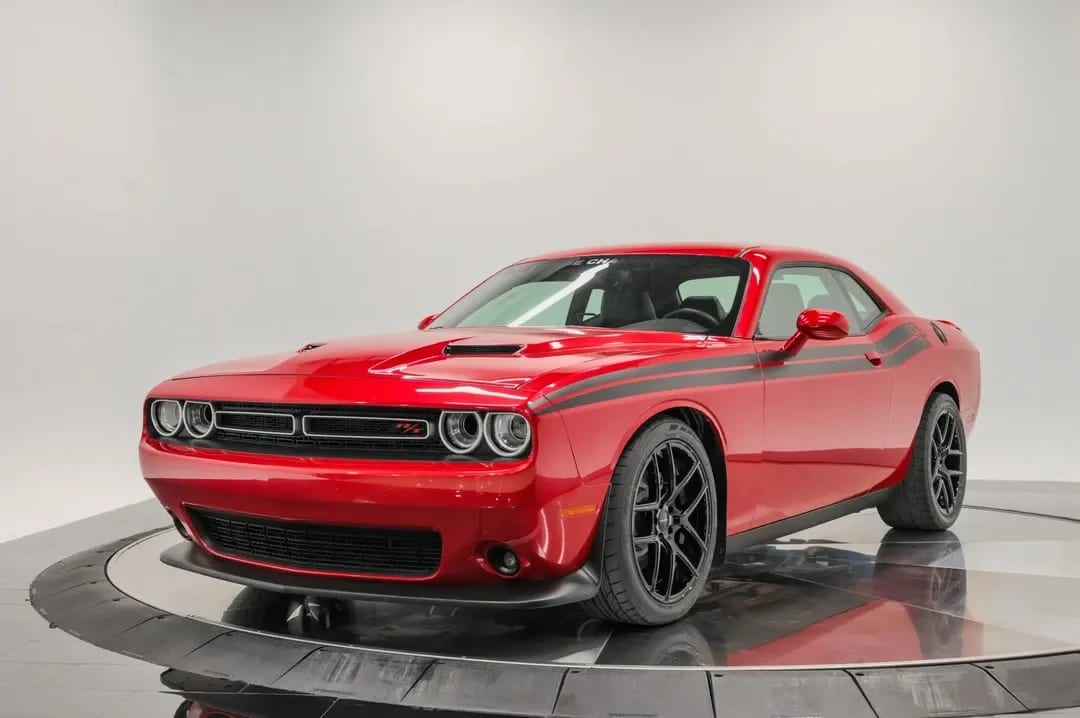 2015 Dodge Challenger, photo 1