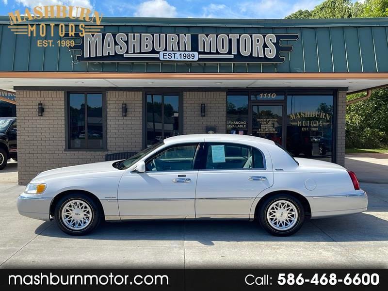 1999 Lincoln Town Car Signature