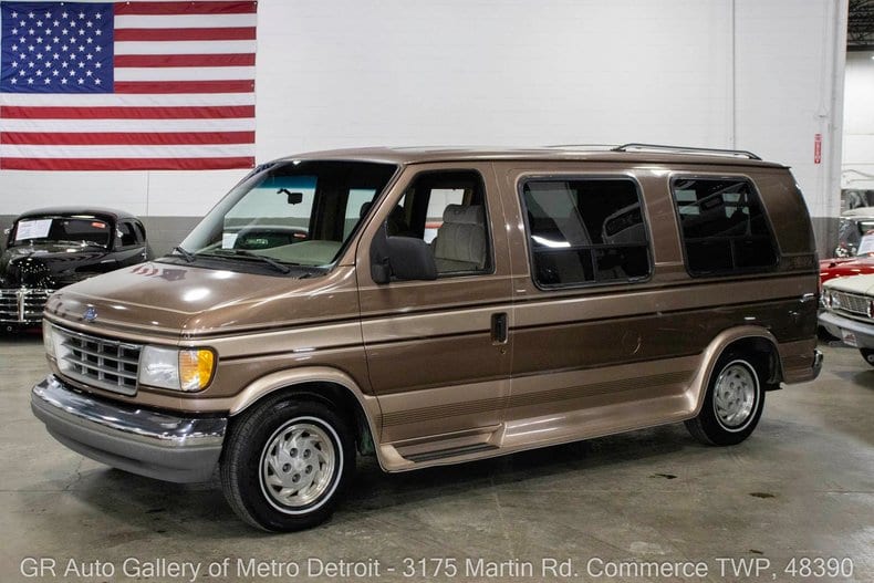 1992 Ford Econoline Wagon, photo 1