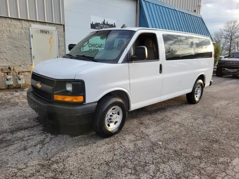 2016 Chevrolet Express 2500, photo 1