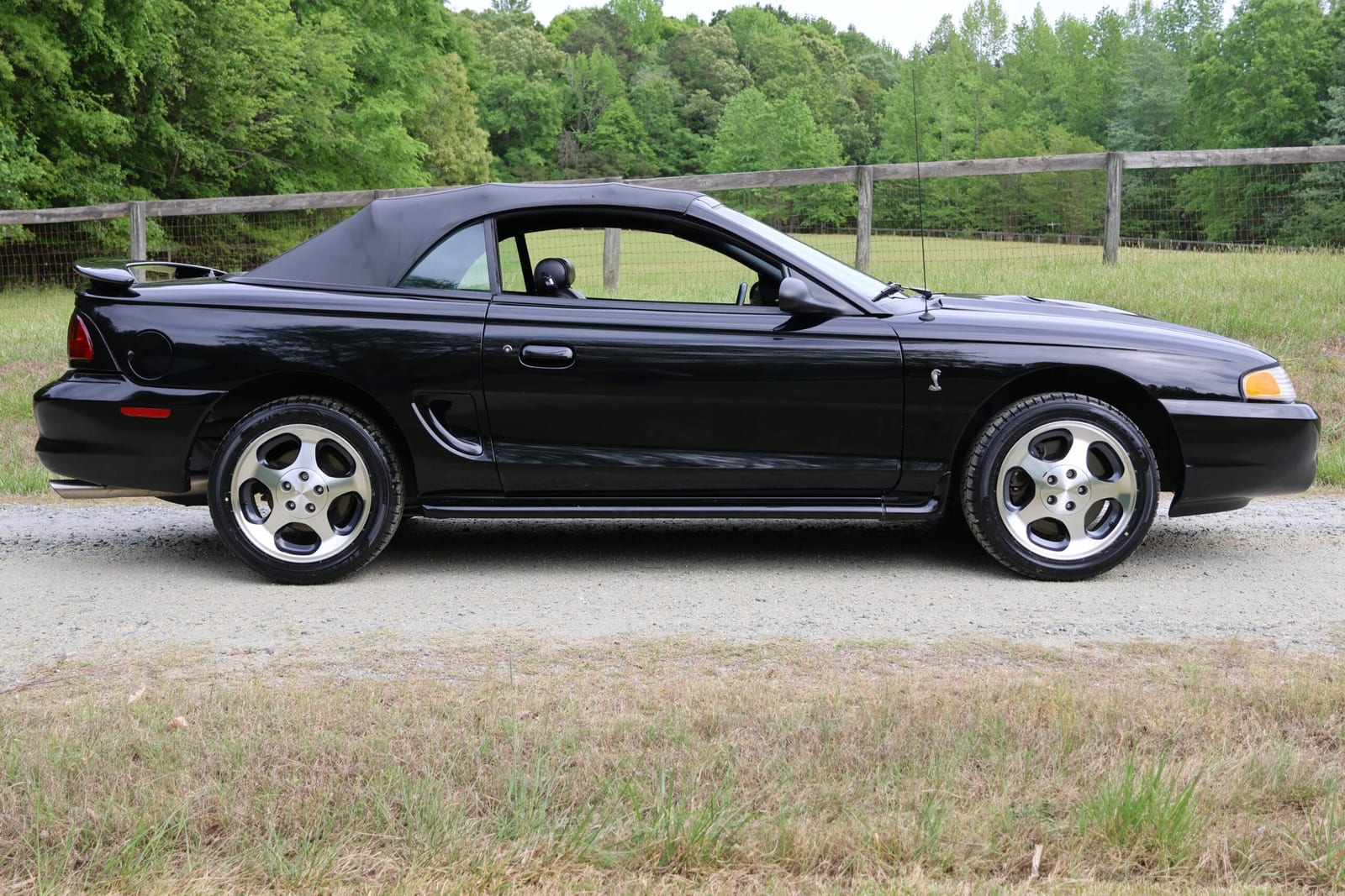 1997 Ford Mustang, photo 1