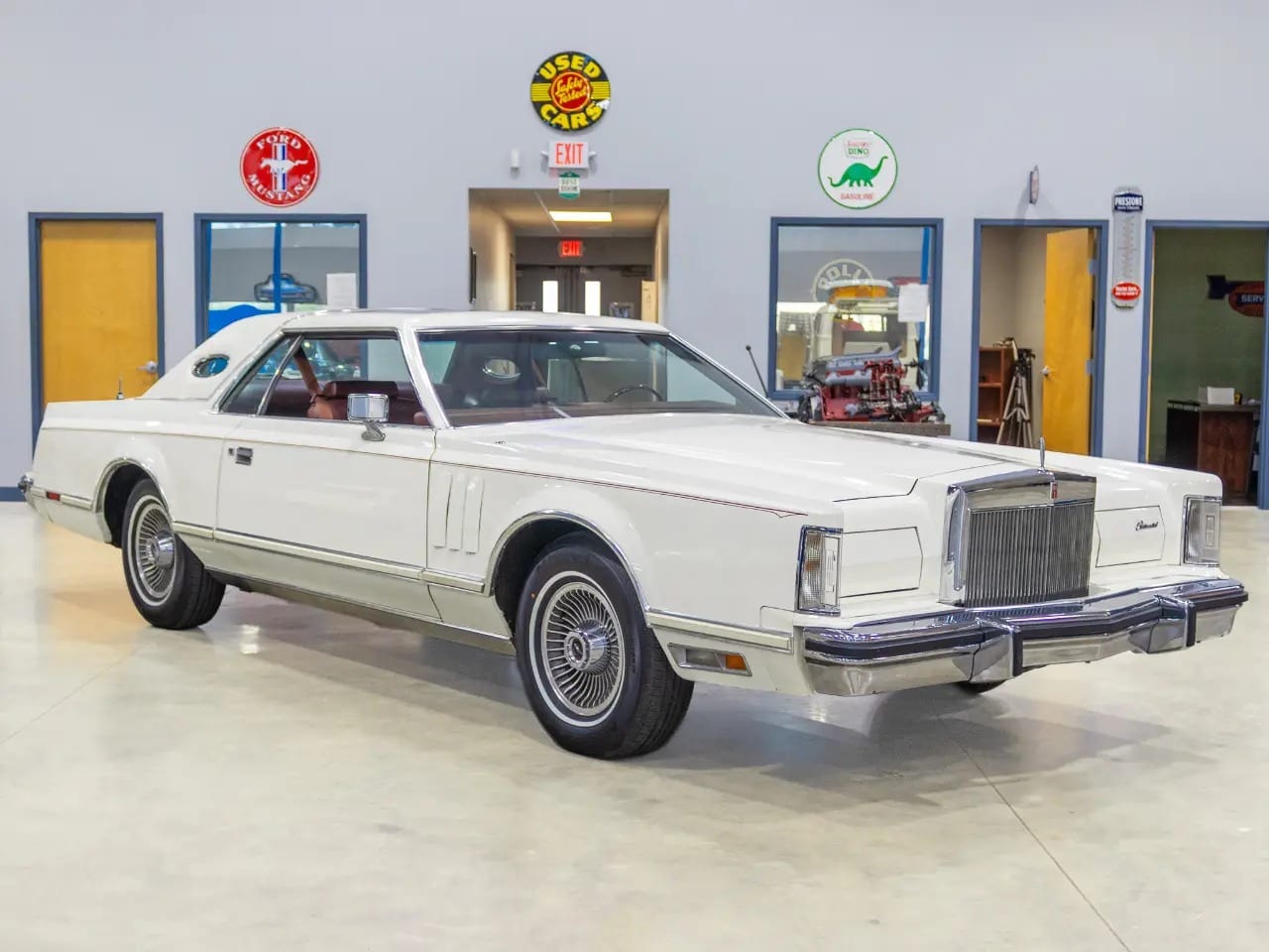 1977 Lincoln Continental Mark V, photo 1