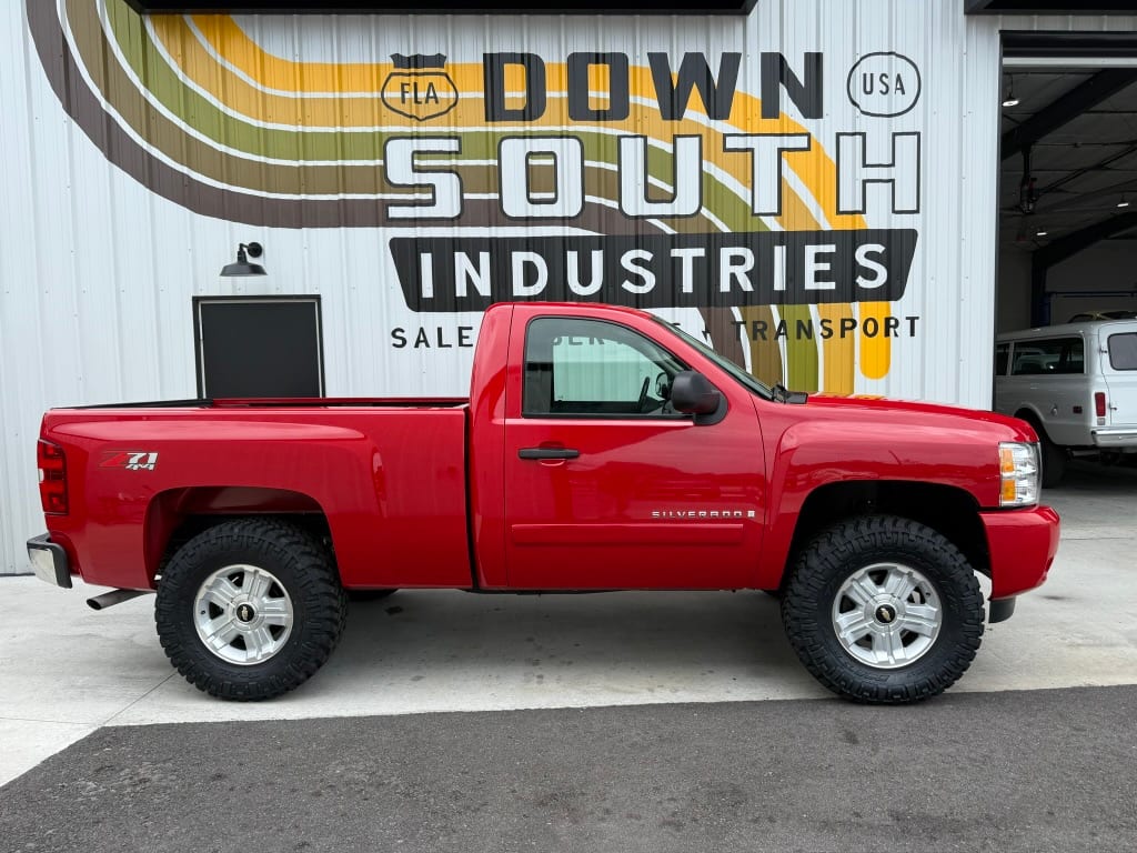 2007 Chevrolet Silverado, photo 1