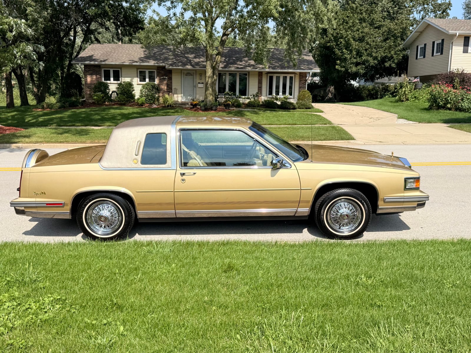 1986 Cadillac DeVille, photo 1