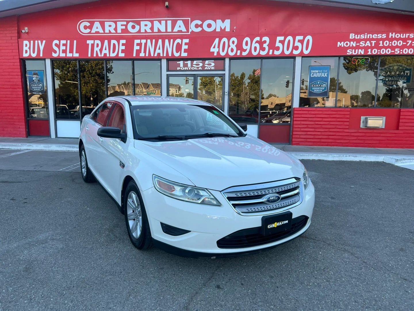 2010 Ford Taurus, photo 1