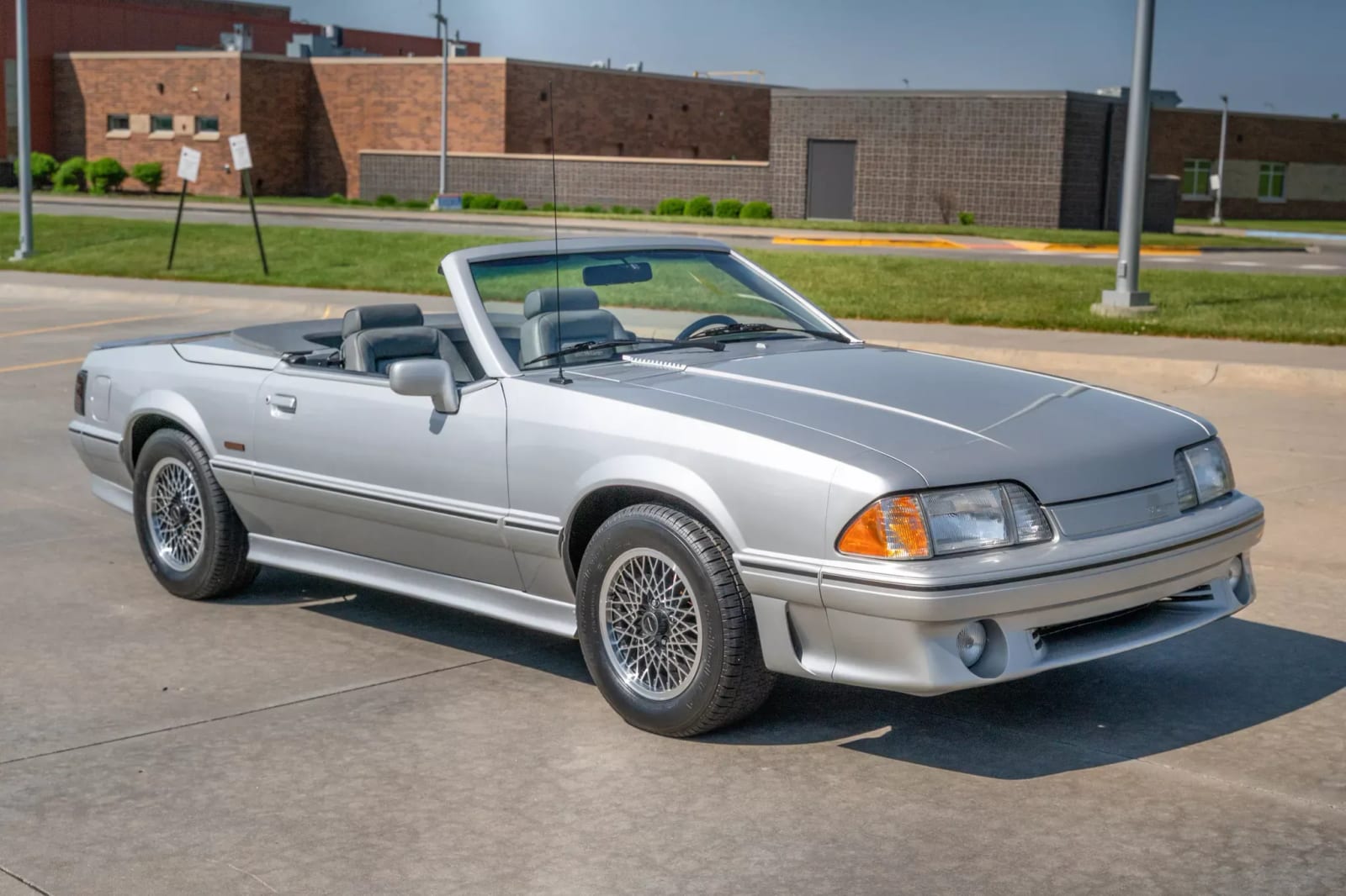 1988 Ford Mustang, photo 1